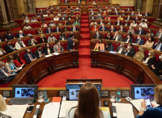 Η πρώτη επίσημη αναγνώριση: το Κοινοβούλιο της Καταλονίας αναγνωρίζει την Αυτόνομη Διοίκηση της Βόρειας και Ανατολικής Συρίας!